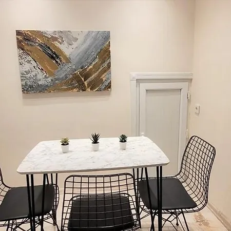 Modern Chic 2br Vibrant Neighborhood Апартаменты Стамбул