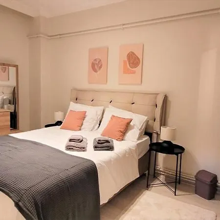 Modern Chic 2br Vibrant Neighborhood Апартаменты *